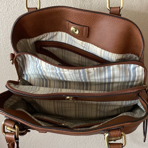 🍂Purse 3 sectional inside , MATHEW AND JULLIAN brand - Picture 2 of 3